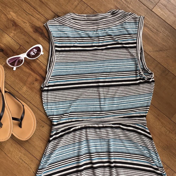 MAX STUDIO DRESS - Picture 4 of 5